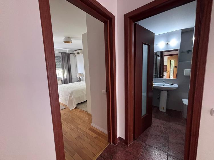 Apartament cu 4 camere decomandat, mobilat în Dorobanți