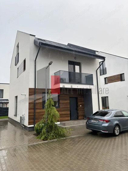 Casă cu 3 camere cu Teren 250 Mp în Central