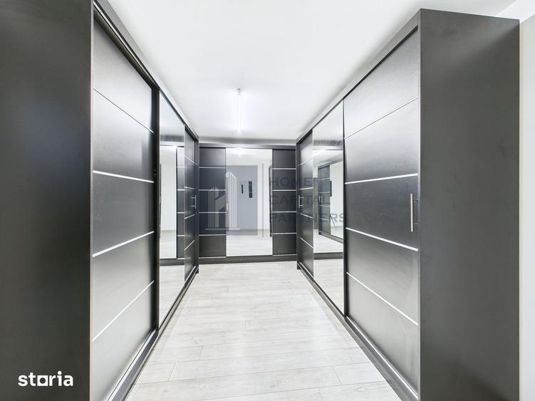 Casă cu 6 camere cu Teren 500 Mp în Oinacu