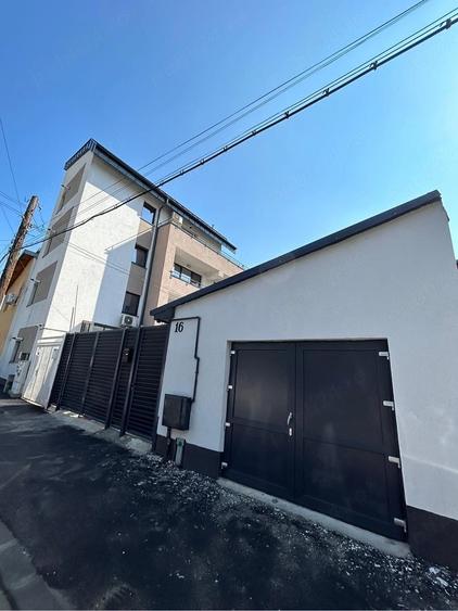 Casă cu 4 camere cu Teren 80 Mp în Central