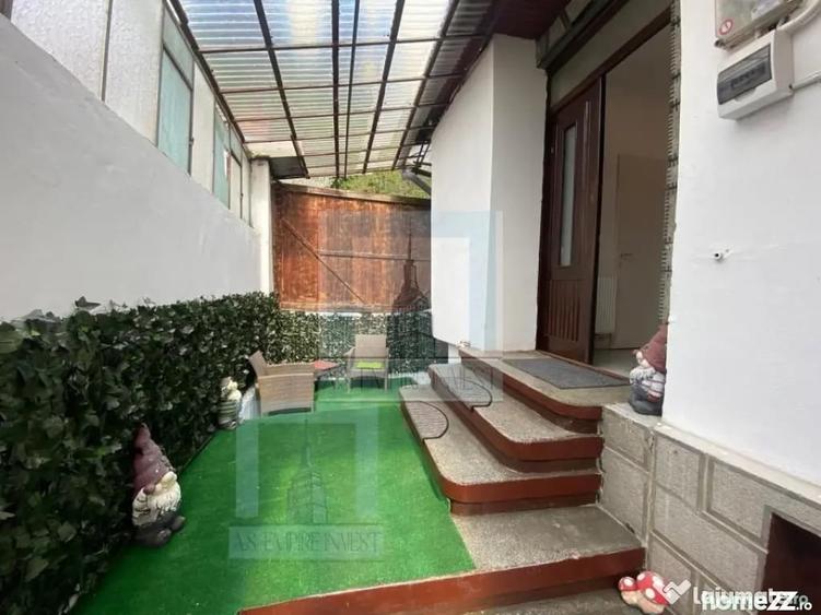 Casa singur in curte - zona Schei - 14