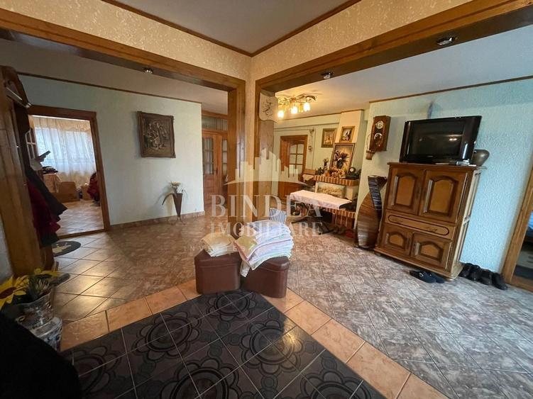 Casă individuală cu 5 camere cu Canalizare în Giarmata