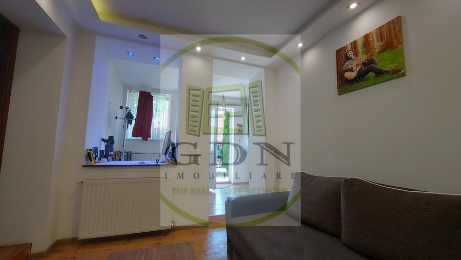 Casă individuală cu 3 camere cu Canalizare în Centrul Civic