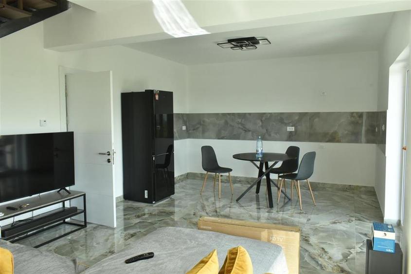 Casă cu 4 camere cu Teren 750 Mp în Aroneanu