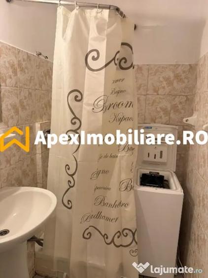Garsonieră decomandată în Splaiul Unirii