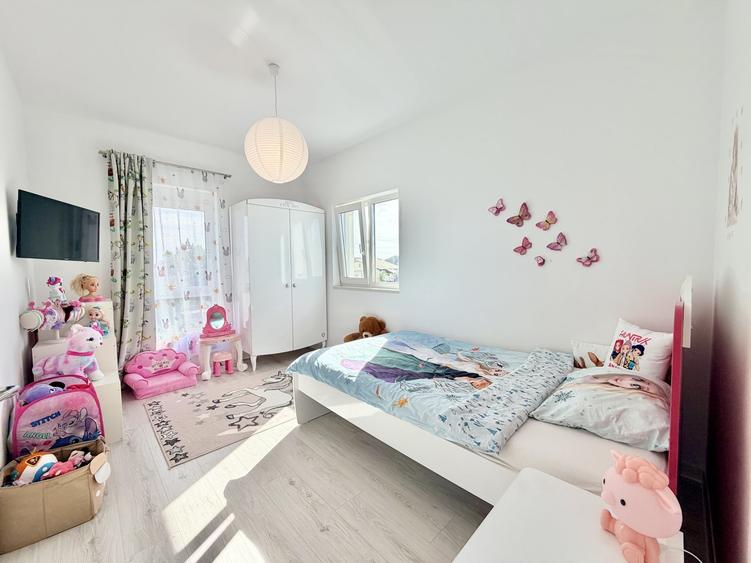 Duplex cu 4 camere cu Teren 273 Mp în Moșnița Nouă