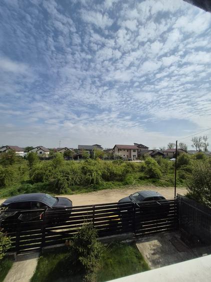 Duplex cu 4 camere cu Teren 200 Mp în Domnești