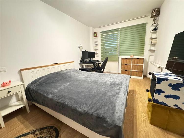 Apartament cu 2 camere semidecomandat, mobilat în Exterior Sud