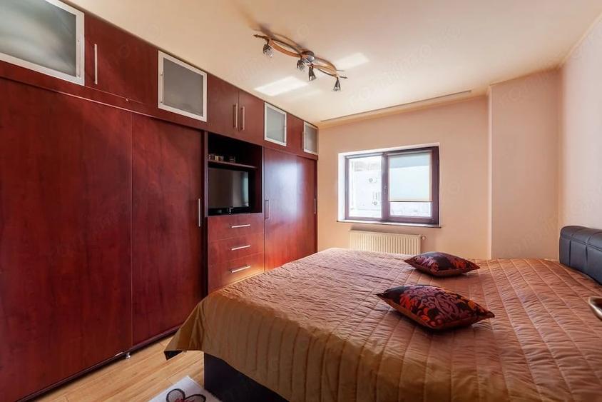 Apartament cu 4 camere decomandat în Bere
