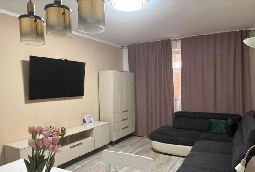 Apartament cu 3 camere semidecomandat în Drumul Taberei