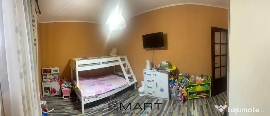 Casă cu 6 camere cu Teren 200 Mp în Calea Poplăcii