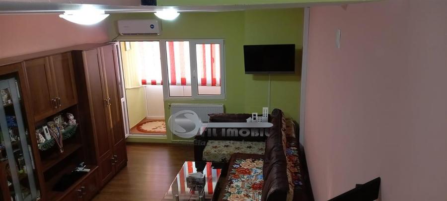 Apartament cu 2 camere semidecomandat, mobilat în Nicolina