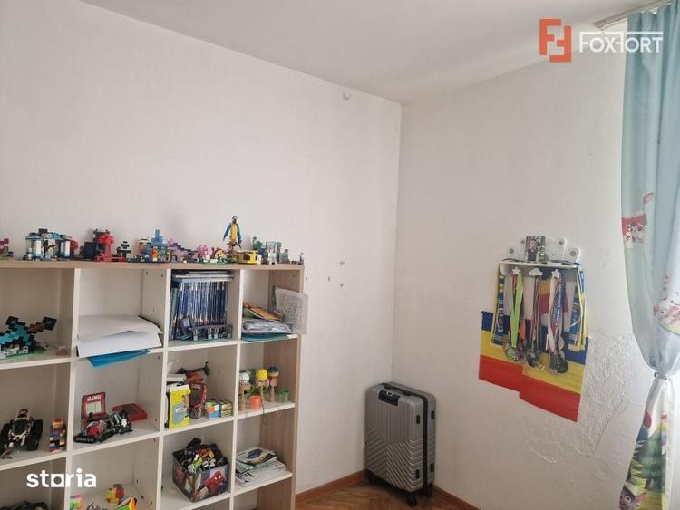Casa individuala cu 9 camere, in Mosnita Noua, zona centrala - 6