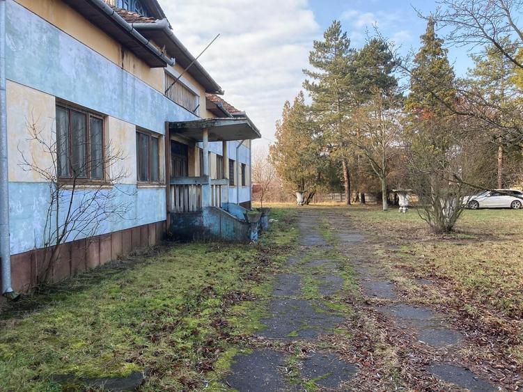 Spațiu comercial, de 370 mp, în Tinca