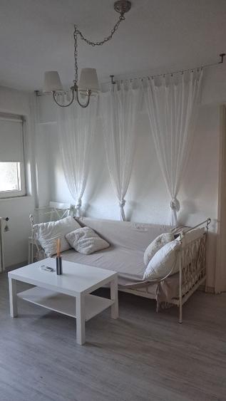 Apartament cu 2 camere nedecomandat, mobilat în Kogălniceanu