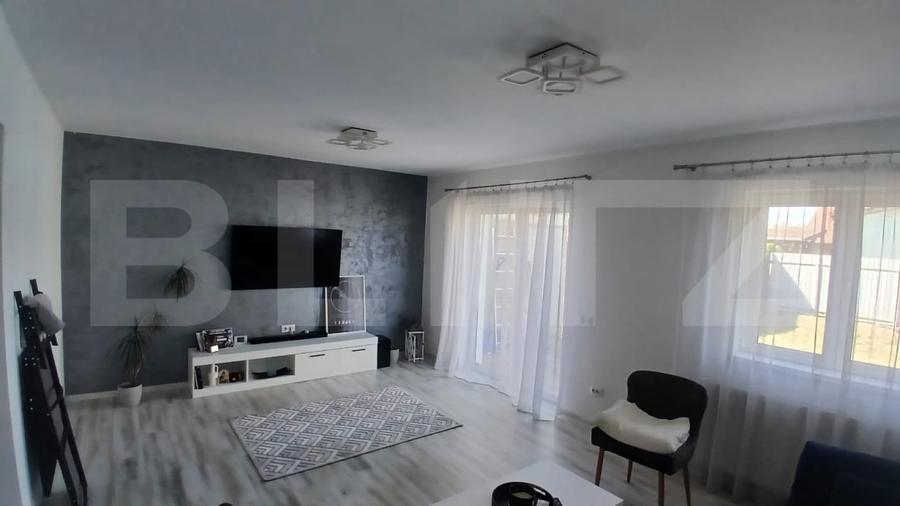 Casă individuală cu 4 camere cu Canalizare în Livezeni