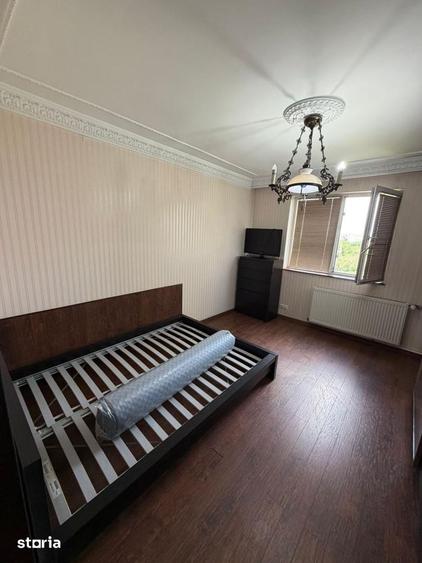 Apartament cu 3 camere semidecomandat în Titan