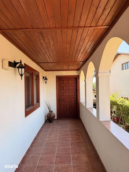 Casă cu 7 camere cu Teren 830 Mp în