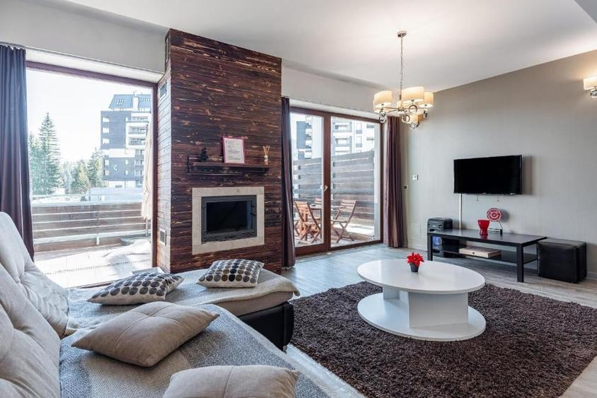 Apartament cu 3 camere decomandat în Poiana Brașov