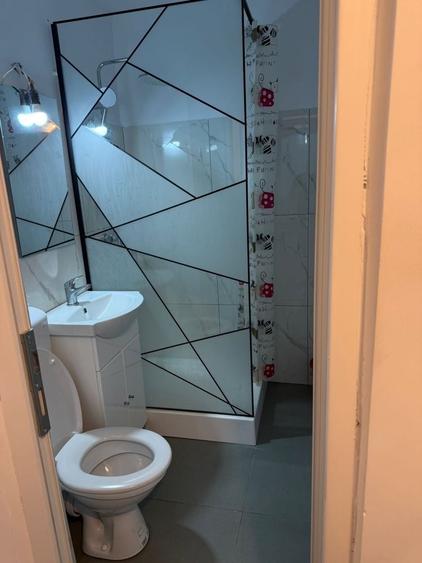 Apartament cu 2 camere semidecomandat în Giurgiului