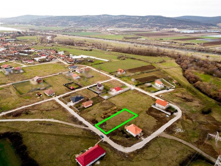 Teren intravilan de 810 mp, în Fughiu