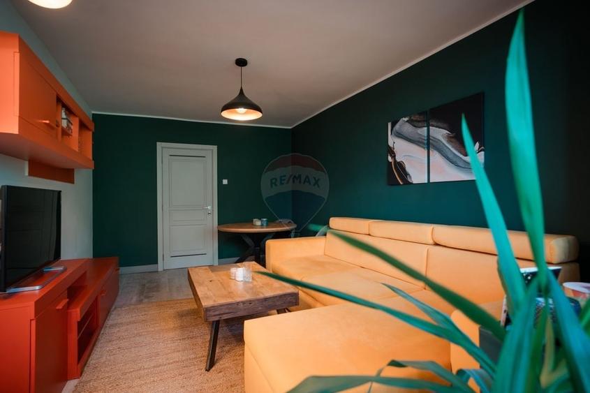 Apartament cu 3 camere decomandat în Central