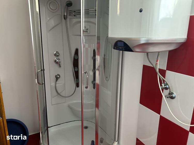 Casă cu 6 camere decomandat cu Teren 2700 Mp în Bocsig