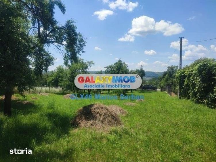 Teren de 4700 mp, în Izvoarele
