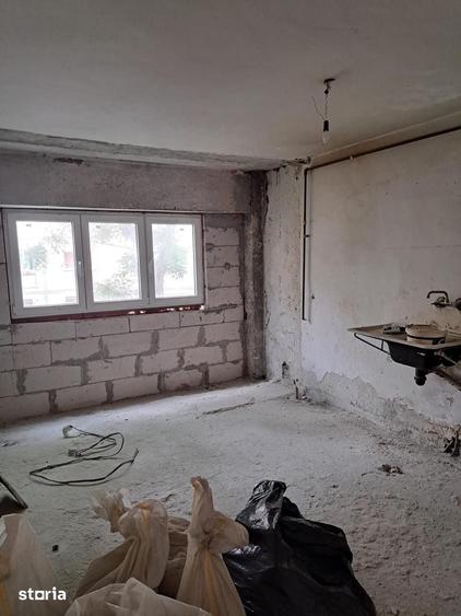 Apartament cu 2 camere decomandat în Carpați 2