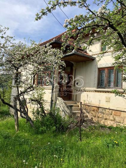Casă cu 4 camere cu Garaj în Albeștii de Muscel