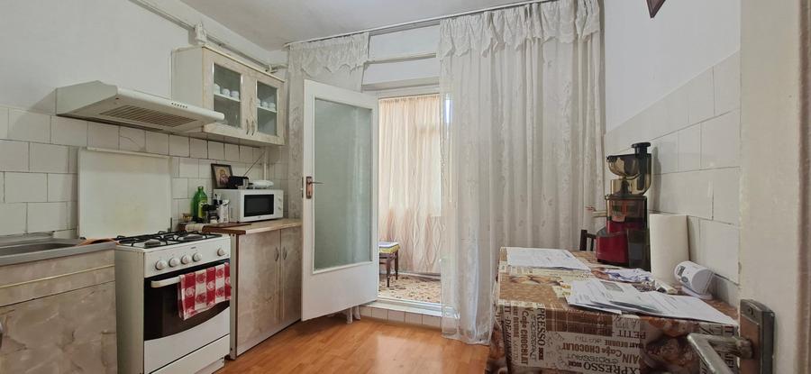 Apartament cu 2 camere decomandat în Micro 21