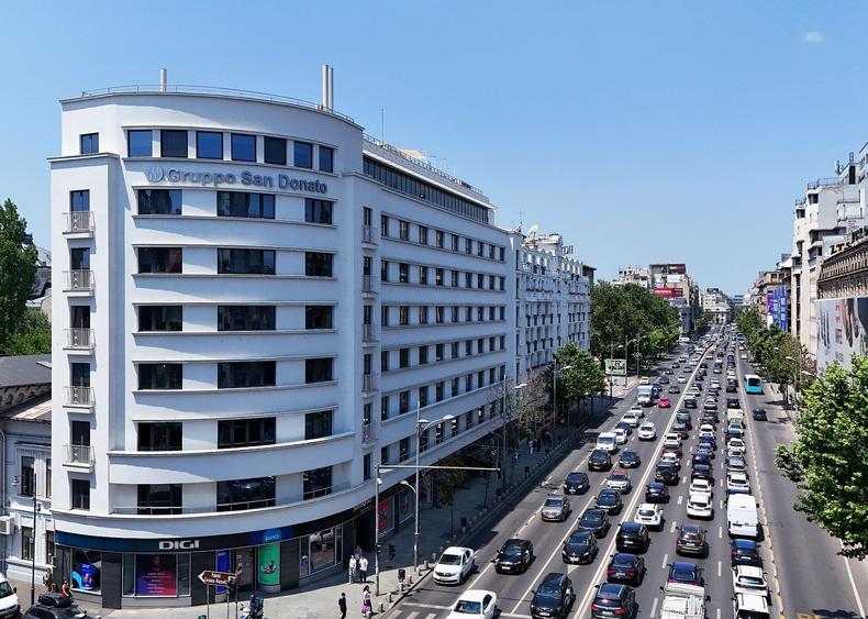 Birou, de 3,500 mp, în Romană