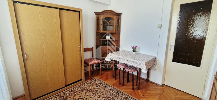 Apartament cu 2 camere decomandat în P-ța Unirii