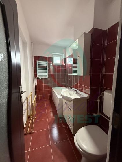 Apartament cu 3 camere semidecomandat în Câmpia Libertății