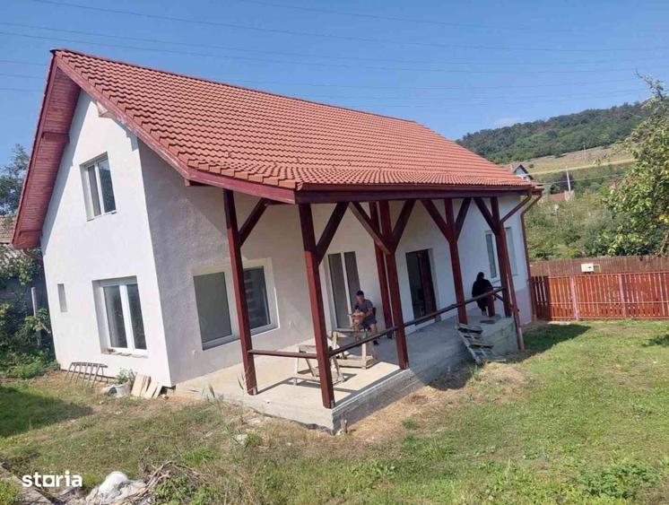 Casă cu 3 camere în Remetea
