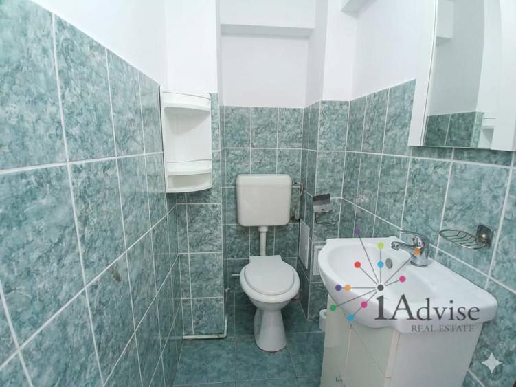Apartament cu 3 camere decomandat în Astra