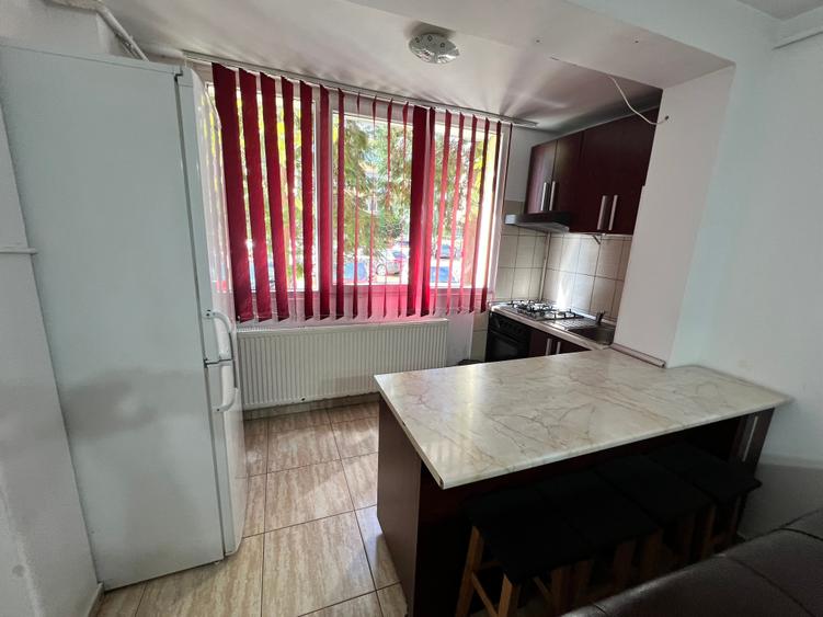 INCHIRIEZ apartament 3 camere,renovat,zona Mihai Viteazul - 9