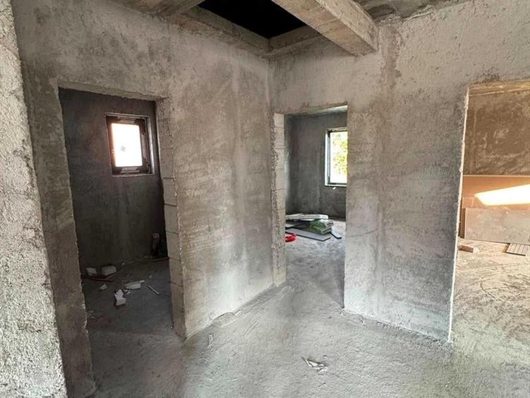 Casă individuală cu 3 camere cu Teren 395 Mp în Exterior Vest