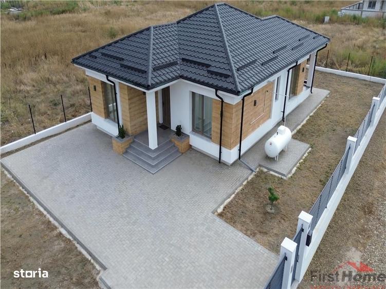 Casă cu 4 camere în Vânători