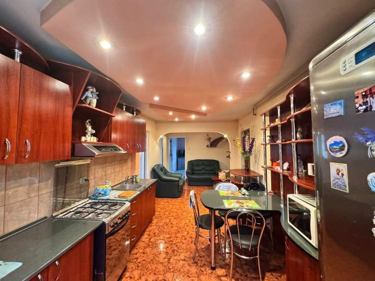 Apartament 3 camere, 65 mp, zonă Centrală - 1