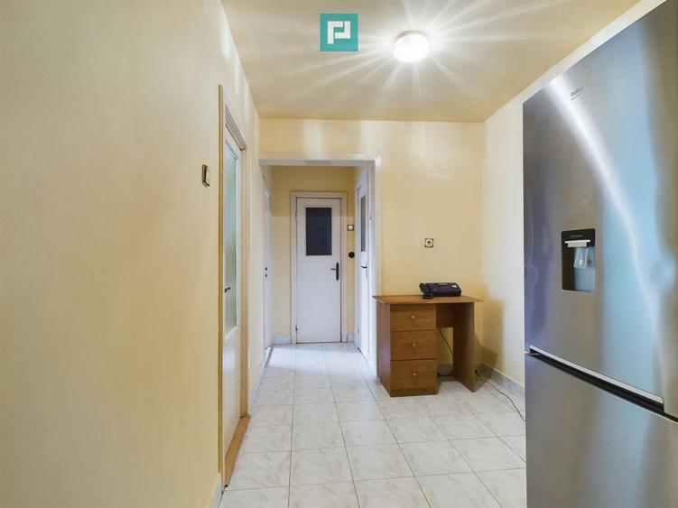 Apartament cu 3 camere decomandat în Central