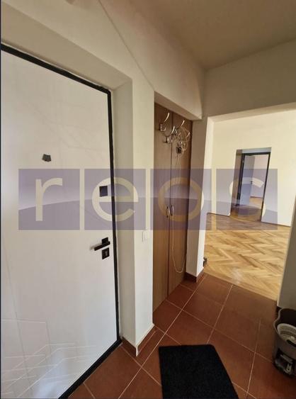 Apartament cu 3 camere semidecomandat în Titan