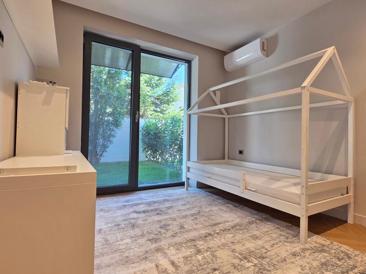 Apartament cu 4 camere decomandat în Iancu Nicolae