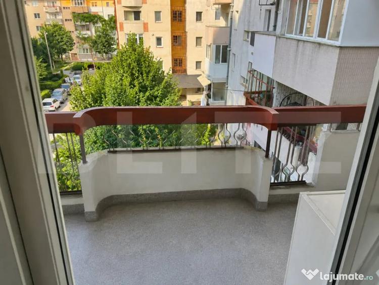 Apartament cu 2 camere decomandat în Vest