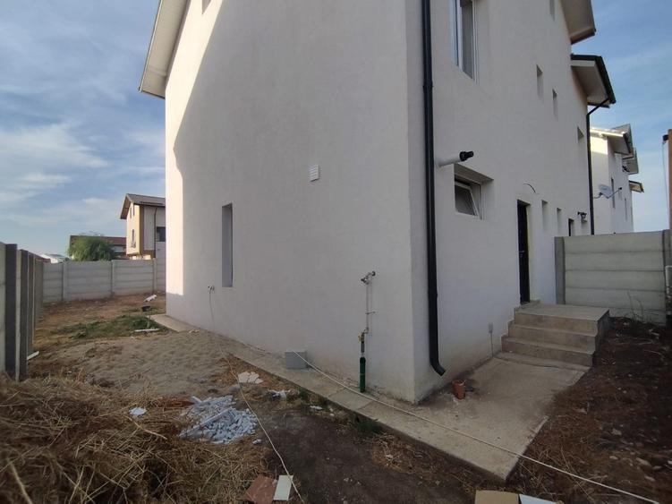 Casă cu 3 camere cu Teren 180 Mp în Central