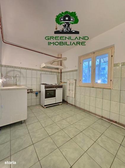 Apartament cu 3 camere decomandat în Nicolina