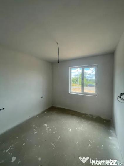 Casă cu 5 camere cu Teren 530 Mp în Satu Nou de Jos