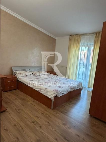 Apartament cu 4 camere decomandat, mobilat în Central