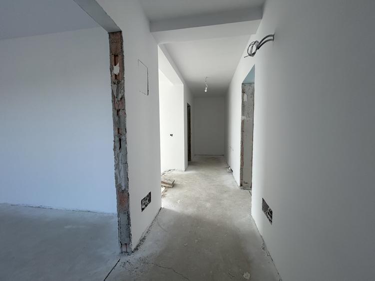 Casă individuală cu 4 camere cu Canalizare în Popas Păcurari