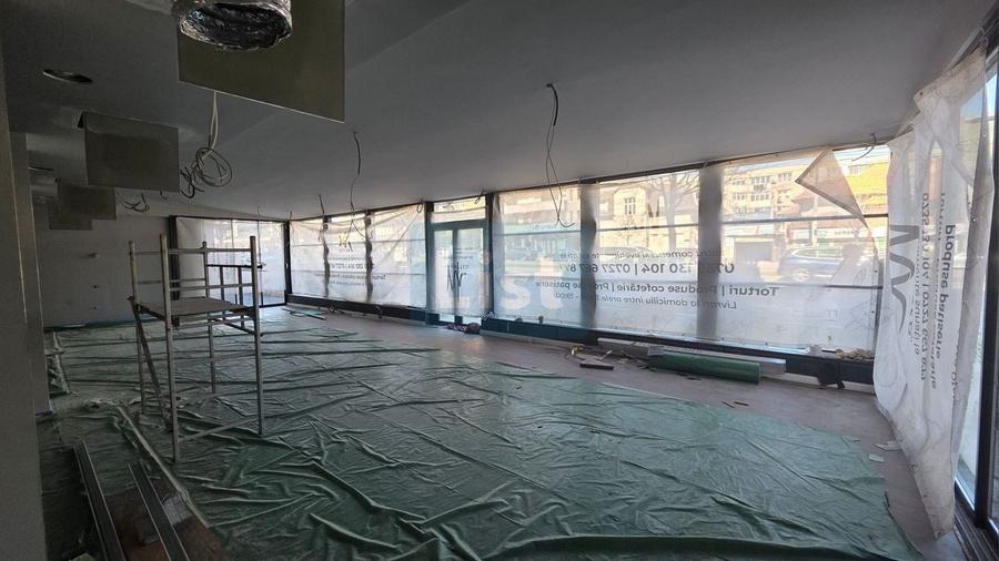 Spațiu comercial, de 191 mp, în Central